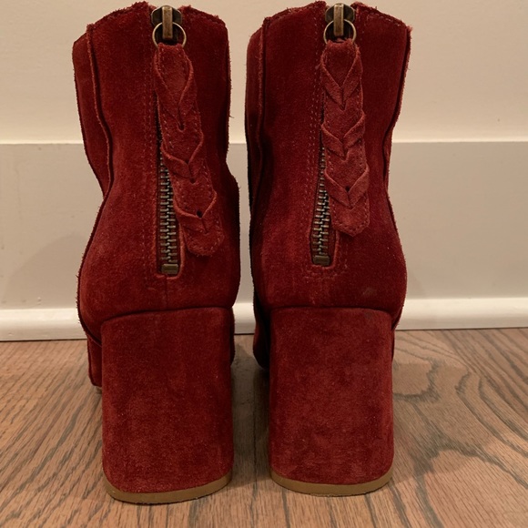 Able booties, like new - Picture 3 of 5